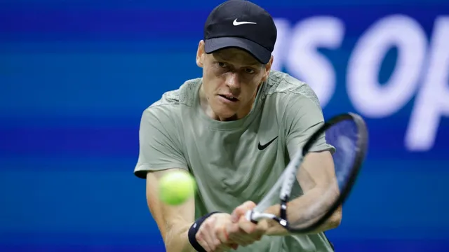 Sinner defeats Paul to reach quarter-finals in thrilling match