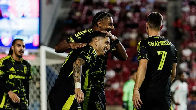 Columbus Crew defeats FC Dallas to secure playoff spot in Eastern Conference