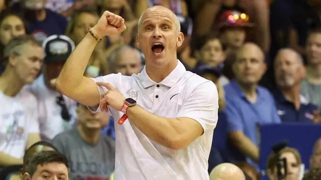 Memphis defeats UConn in intense Maui showdown