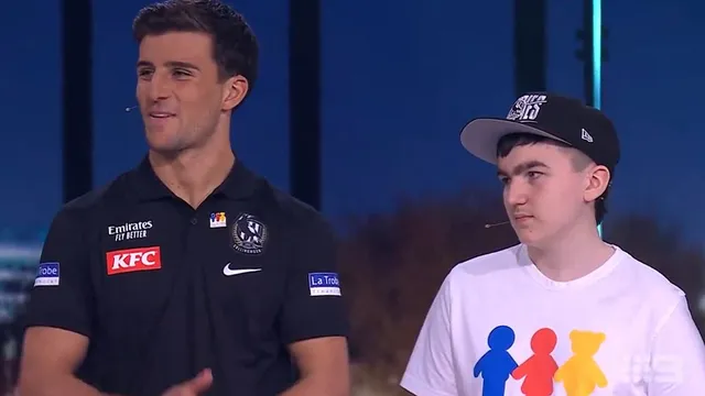 Cancer-stricken teen Riley McGuane wows audience at fundraiser