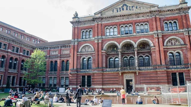 UK museums face crisis as funding plummets