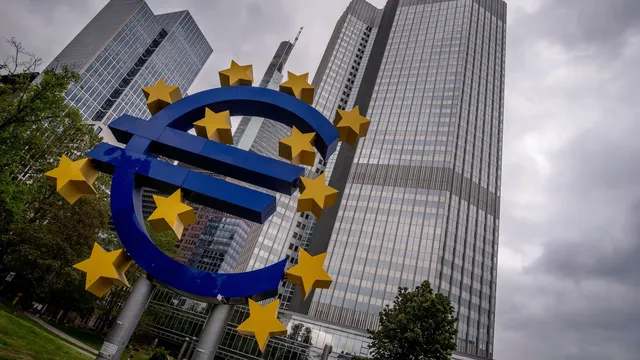 ECB keeps interest rates steady as energy price volatility looms