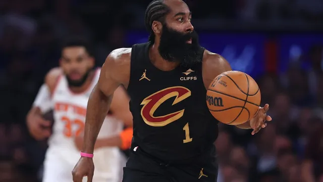 Kenny Atkinson's coaching decisions lead to Cavaliers' collapse in Game 1