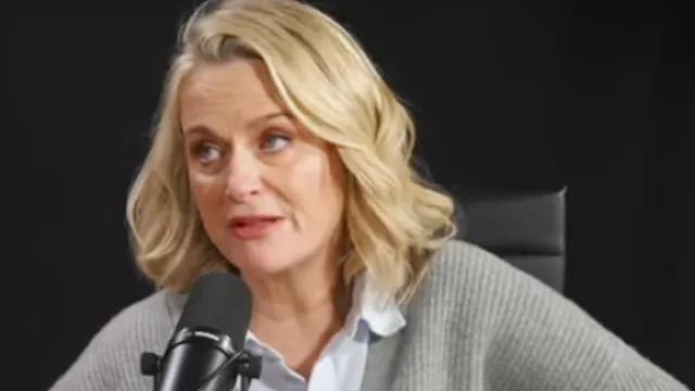 Amy Poehler confronts controversial past in SNL sketches
