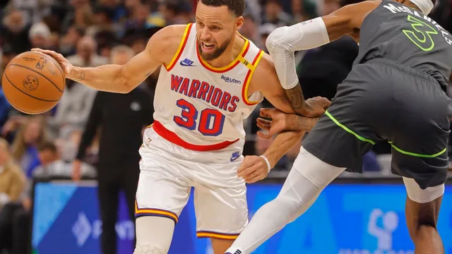 Steph Curry scores 31 points to lead Warriors over Timberwolves