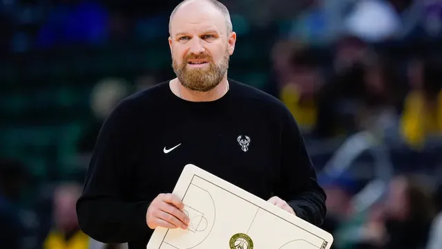 Tyler Herro leads Milwaukee Bucks to first win of the season against Indiana Pacers