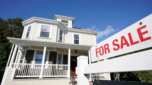 Housing market shifts drastically as sellers outnumber buyers by 600,000