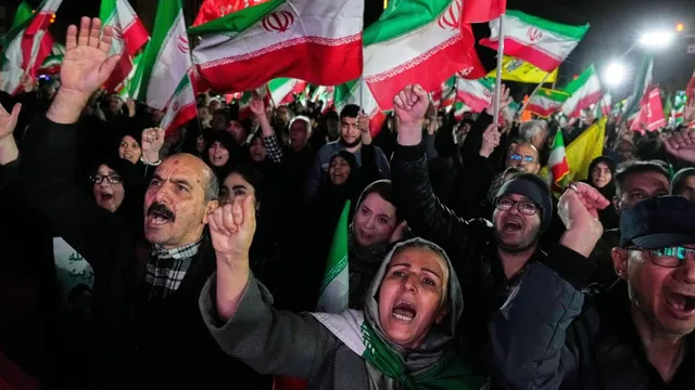 Iran imposes tolls on oil tankers in Strait of Hormuz