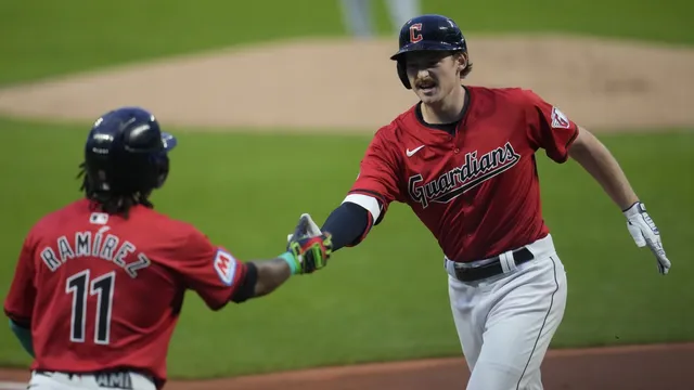 Guardians secure postseason bye with 6-1 win over Reds