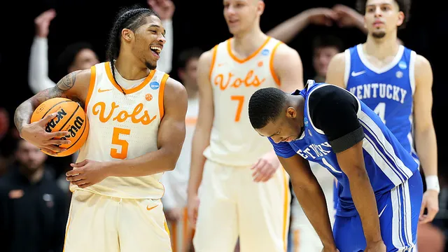 Tennessee trounces Kentucky to secure Elite Eight spot