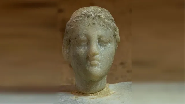 Is this statue really Cleopatra VII or someone else?