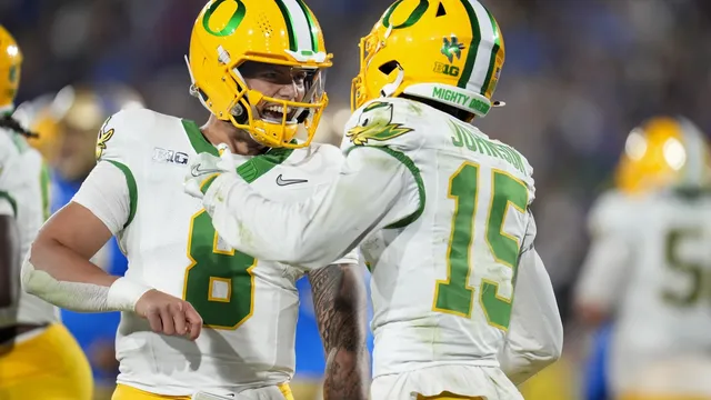 Oregon triumphs over UCLA 34-13 in Big Ten debut