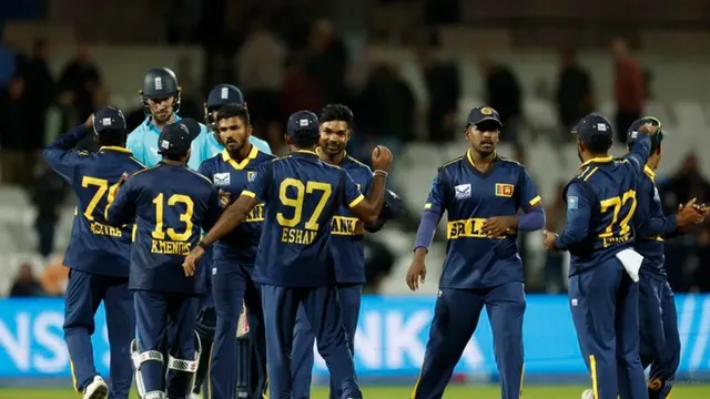 England captain Jos Buttler injures hamstring as Sri Lanka beat England by 16 runs in second ODI at Headingley