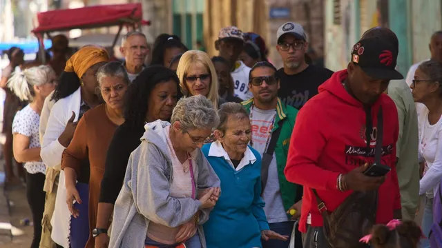 Cuban peso plunges to record low in informal markets