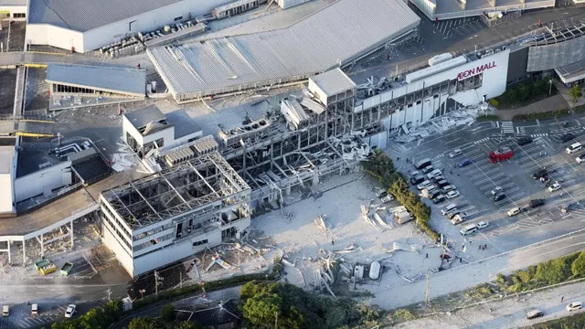 Mall partially collapses after powerful earthquake in Japan