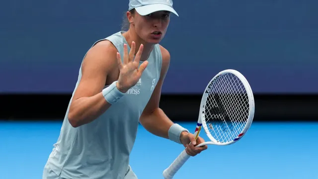 Elena Rybakina retires from match due to ankle injury at Cincinnati Open