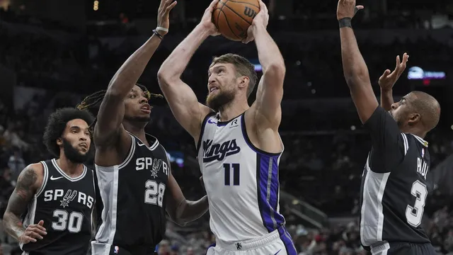 DeMar DeRozan and Domantas Sabonis dominate in Kings' rout of Spurs