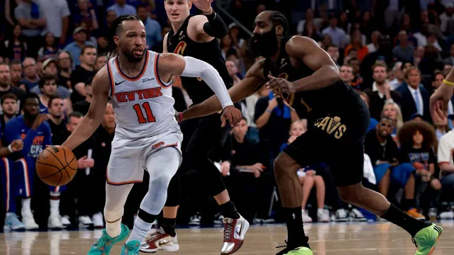 Jalen Brunson erupts for 38 points in Knicks' historic comeback win
