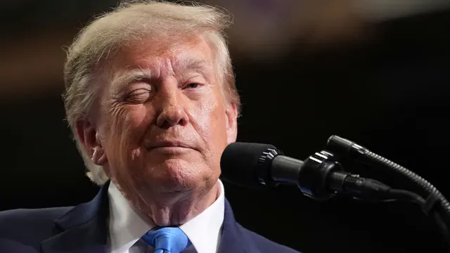 Donald Trump suggests withholding federal aid from states voting for Democrats
