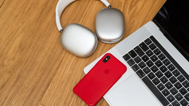 Apple introduces AirPods Max 2 but falls short of expectations