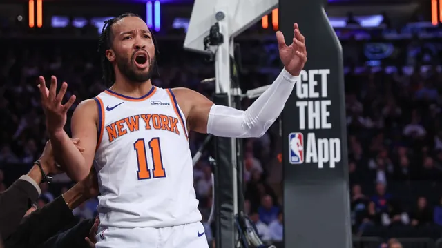 Jalen Brunson suffers ankle injury and uses crutches after Knicks loss
