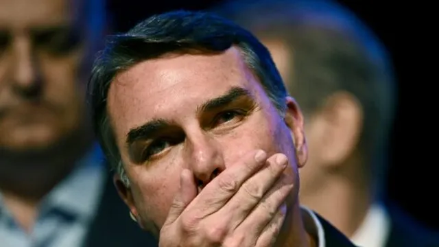 Brazilian Senator Flavio Bolsonaro's passports canceled amid investigation following election defeat