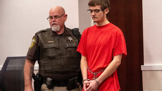 Teenager kills parents to fund plot to assassinate Trump