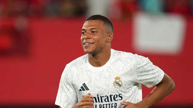 Mbappe Gives Shirt to Nadal After Real Madrid Debut