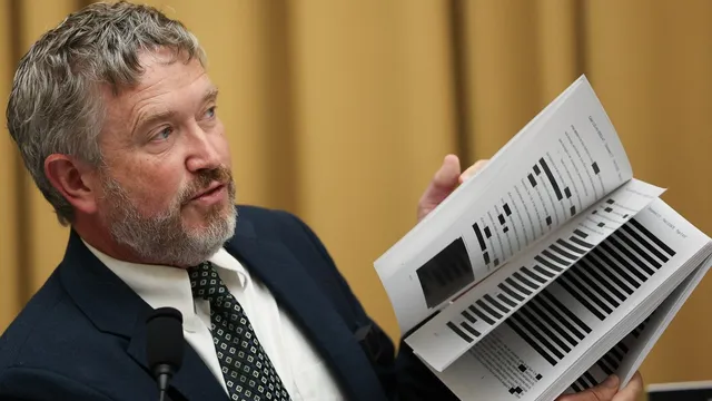 Thomas Massie demands Howard Lutnick resign over Epstein connections