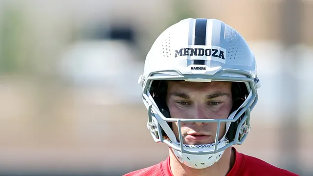 Klint Kubiak praises Fernando Mendoza for hard work as rookie quarterback