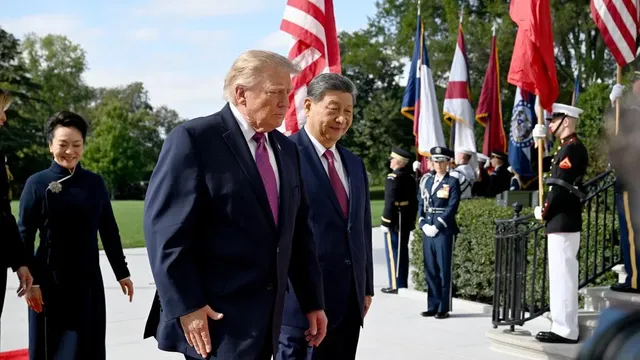 Singapore stocks drop 0.5% as Trump and Xi meet in Washington for trade talks