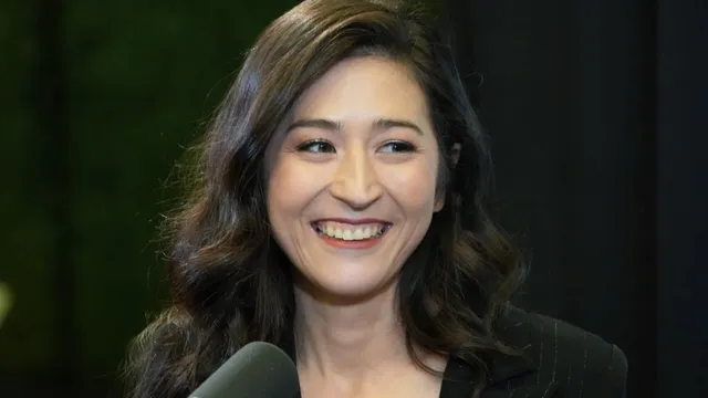 Mina Kimes transitions from NFL analyst to spelling bee host