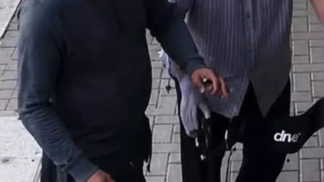 Elderly man robbed in broad daylight distraction theft