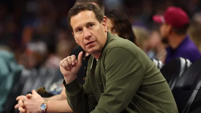 Minority owners accuse Mat Ishbia of mismanaging Suns' finances
