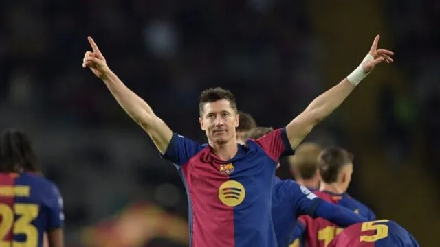 Robert Lewandowski's return sparks Barcelona's bid for glory against Dortmund