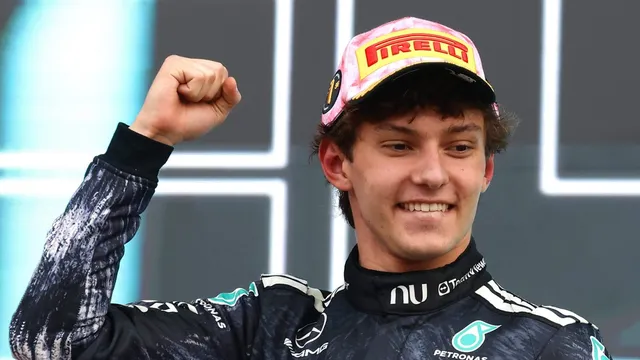 Oscar Piastri dominates second practice at Japanese GP