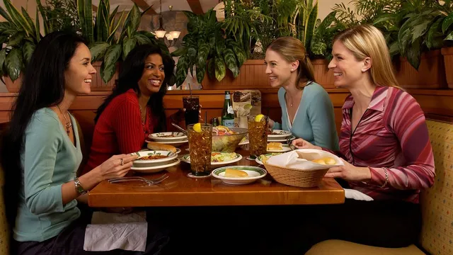 Fans scramble for Olive Garden's $100 Pasta Pass