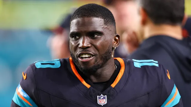 Tyreek Hill delays NFL return as rehab continues