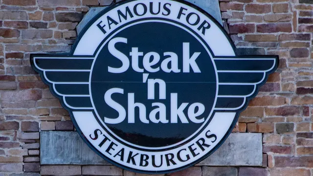 Steak 'n Shake removes microwaves to improve food quality
