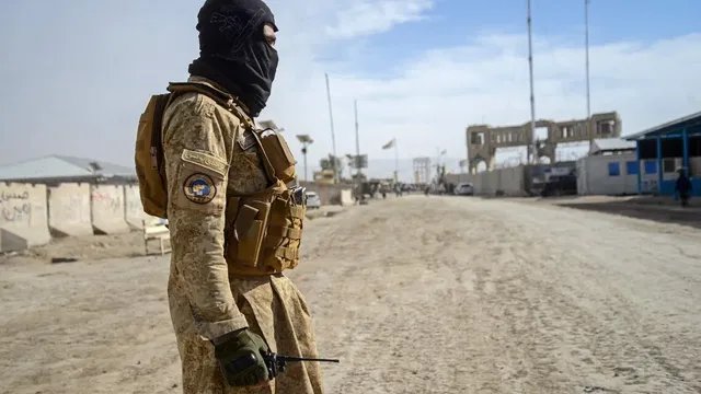 Border closure leaves thousands stranded between Pakistan and Afghanistan