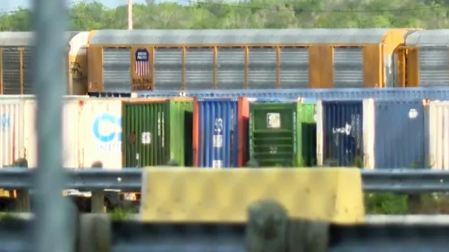 Six migrants die of heatstroke in Texas train boxcar