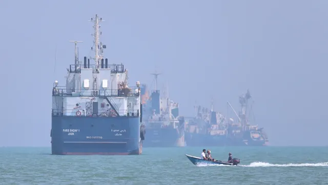 Iran demands US compliance to reopen the Strait of Hormuz