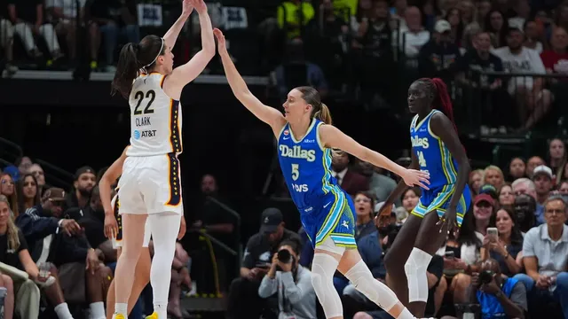 Ogunbowale leads Wings to victory, ending Fever's winning streak