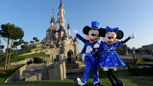 Disneyland Paris workers demand $30 million in pay talks