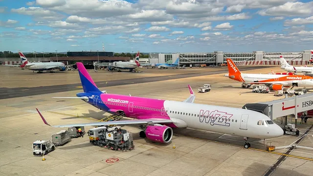 Wizz Air relocates flights from Gatwick to Luton to boost profits