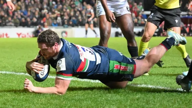 Leicester scores eight tries to crush Sharks in dominant victory