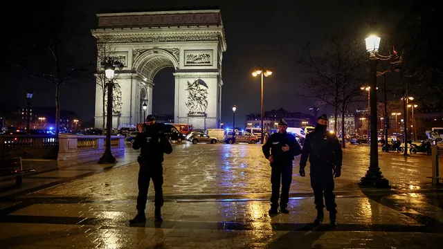Terrorism convict shot dead by police in Paris after knife attack attempt