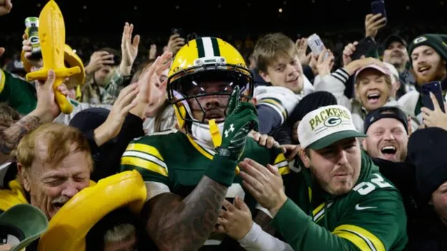 Jordan Love leads Green Bay Packers to victory over Carolina Panthers