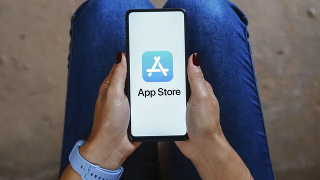 Senator Mike Lee's bill aims to ban porn from app stores