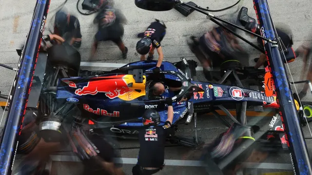British Formula One rookie Arvid Lindblad says he will follow his own path to success, not copy Max Verstappen